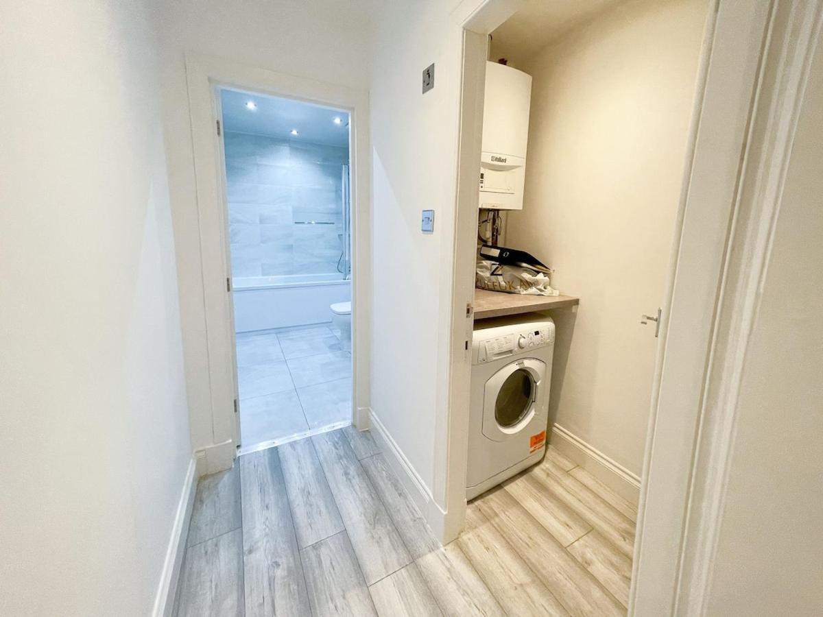 Recently Refurbished Two Bedroom Apartment, Central Location! غلاسغو المظهر الخارجي الصورة